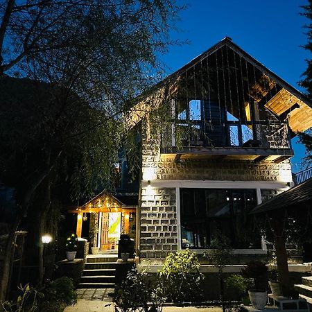 Utopia Hostels Dharamkot Mcleodganj ดารัมซาลา ภายนอก รูปภาพ