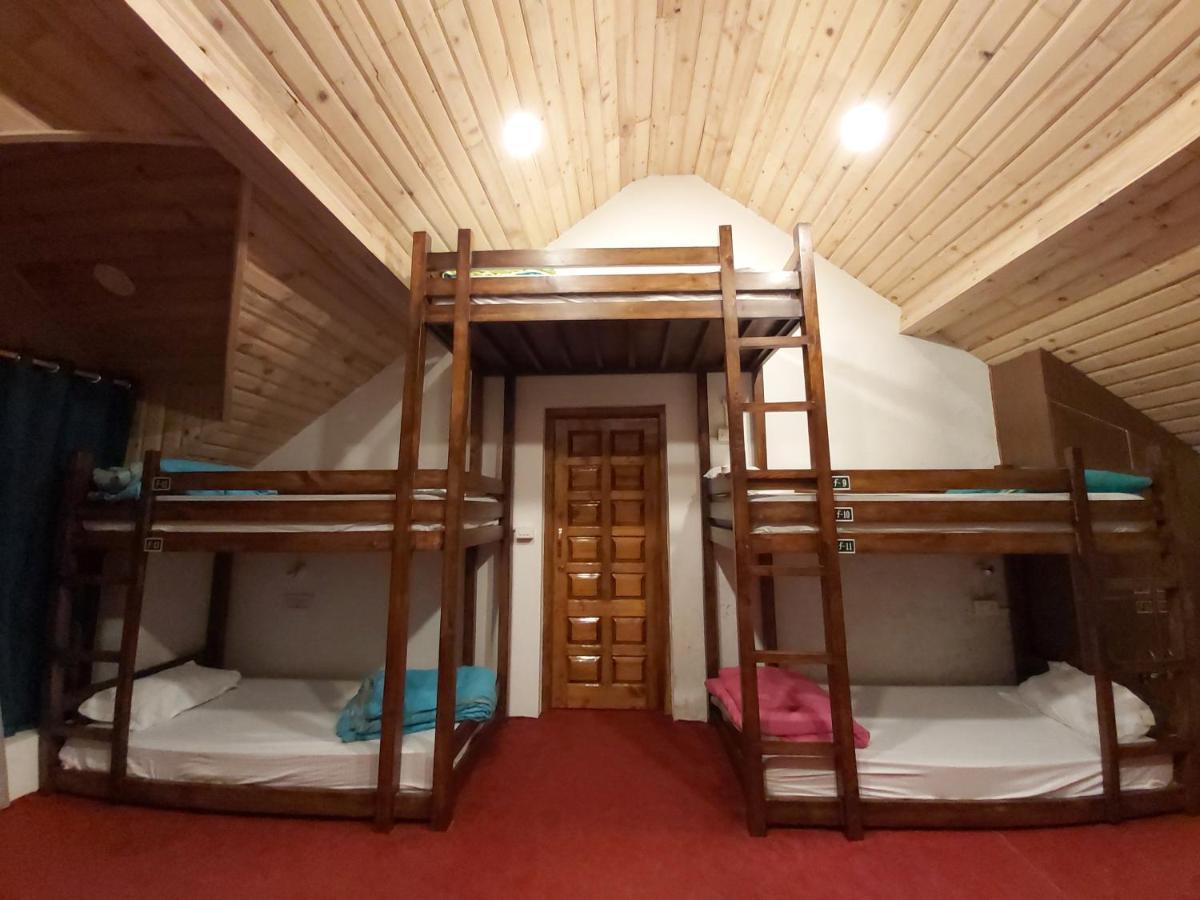 Utopia Hostels Dharamkot Mcleodganj ดารัมซาลา ภายนอก รูปภาพ
