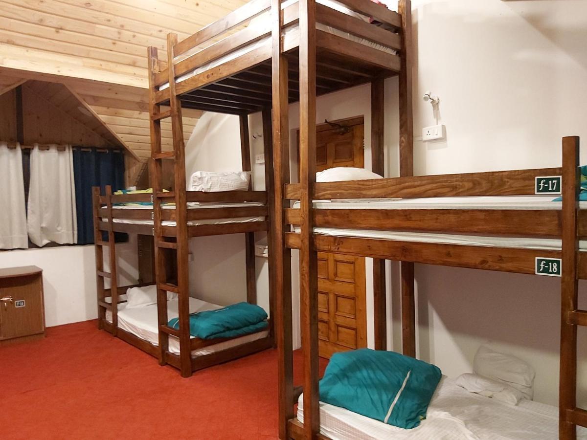 Utopia Hostels Dharamkot Mcleodganj ดารัมซาลา ภายนอก รูปภาพ