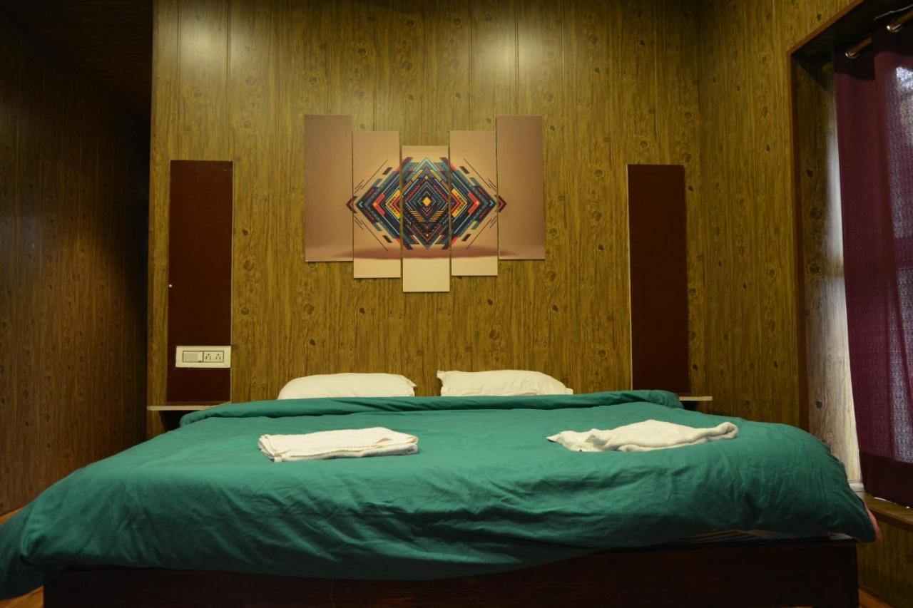 Utopia Hostels Dharamkot Mcleodganj ดารัมซาลา ภายนอก รูปภาพ
