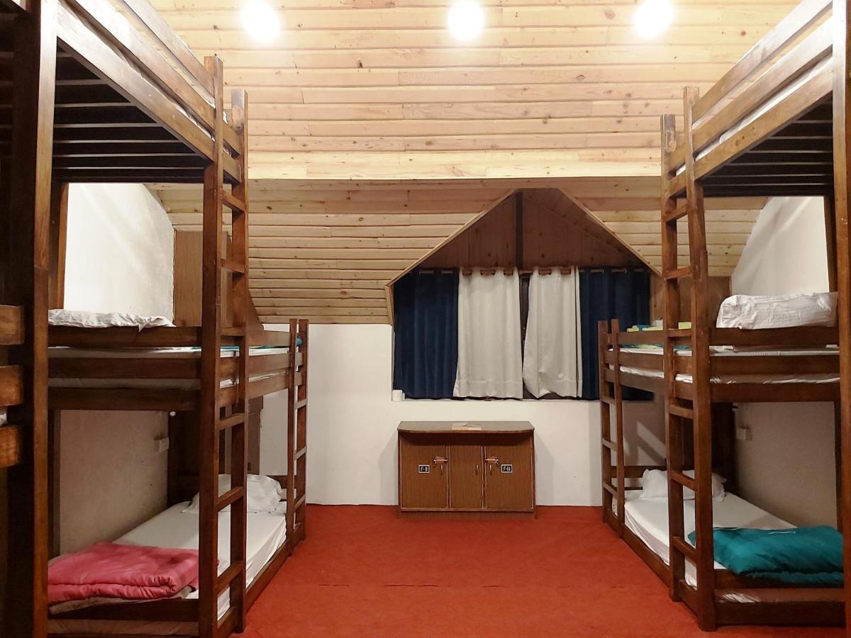 Utopia Hostels Dharamkot Mcleodganj ดารัมซาลา ภายนอก รูปภาพ