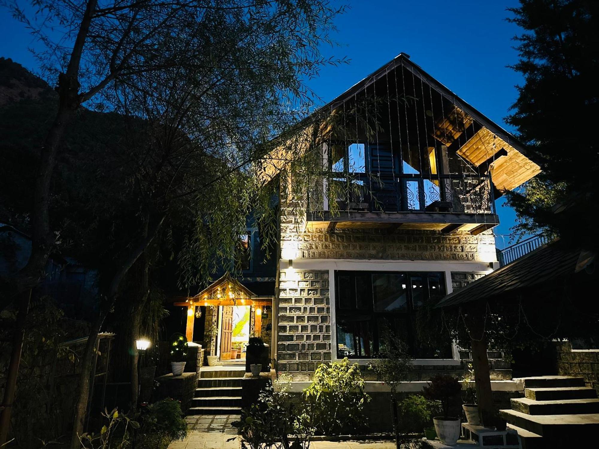 Utopia Hostels Dharamkot Mcleodganj ดารัมซาลา ภายนอก รูปภาพ