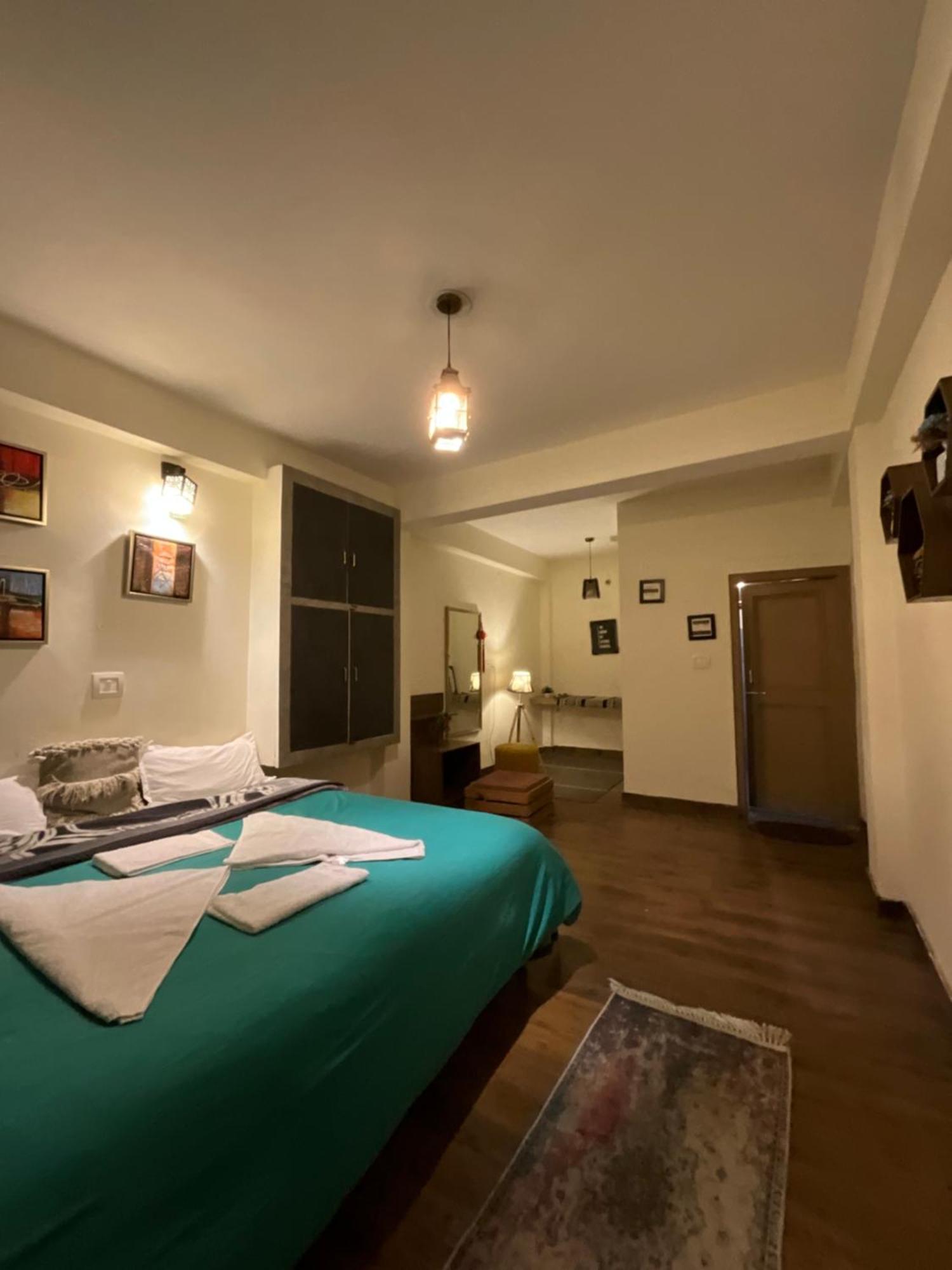 Utopia Hostels Dharamkot Mcleodganj ดารัมซาลา ภายนอก รูปภาพ