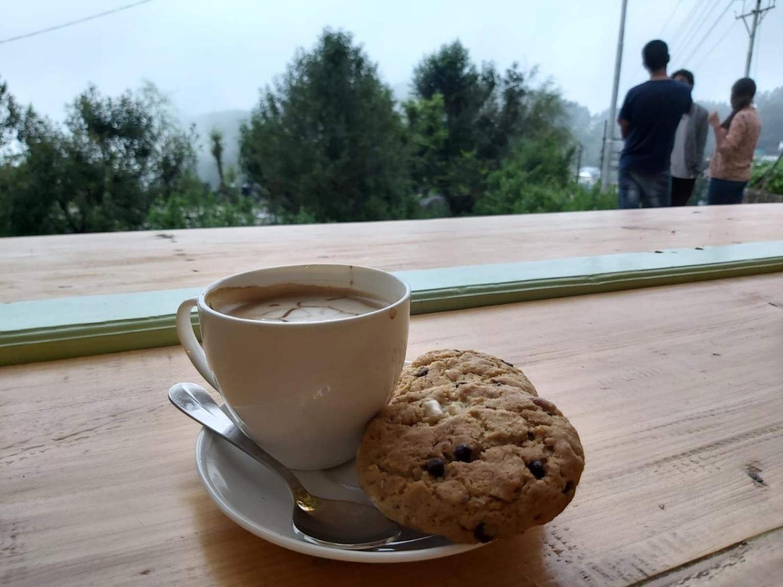 Utopia Hostels Dharamkot Mcleodganj ดารัมซาลา ภายนอก รูปภาพ