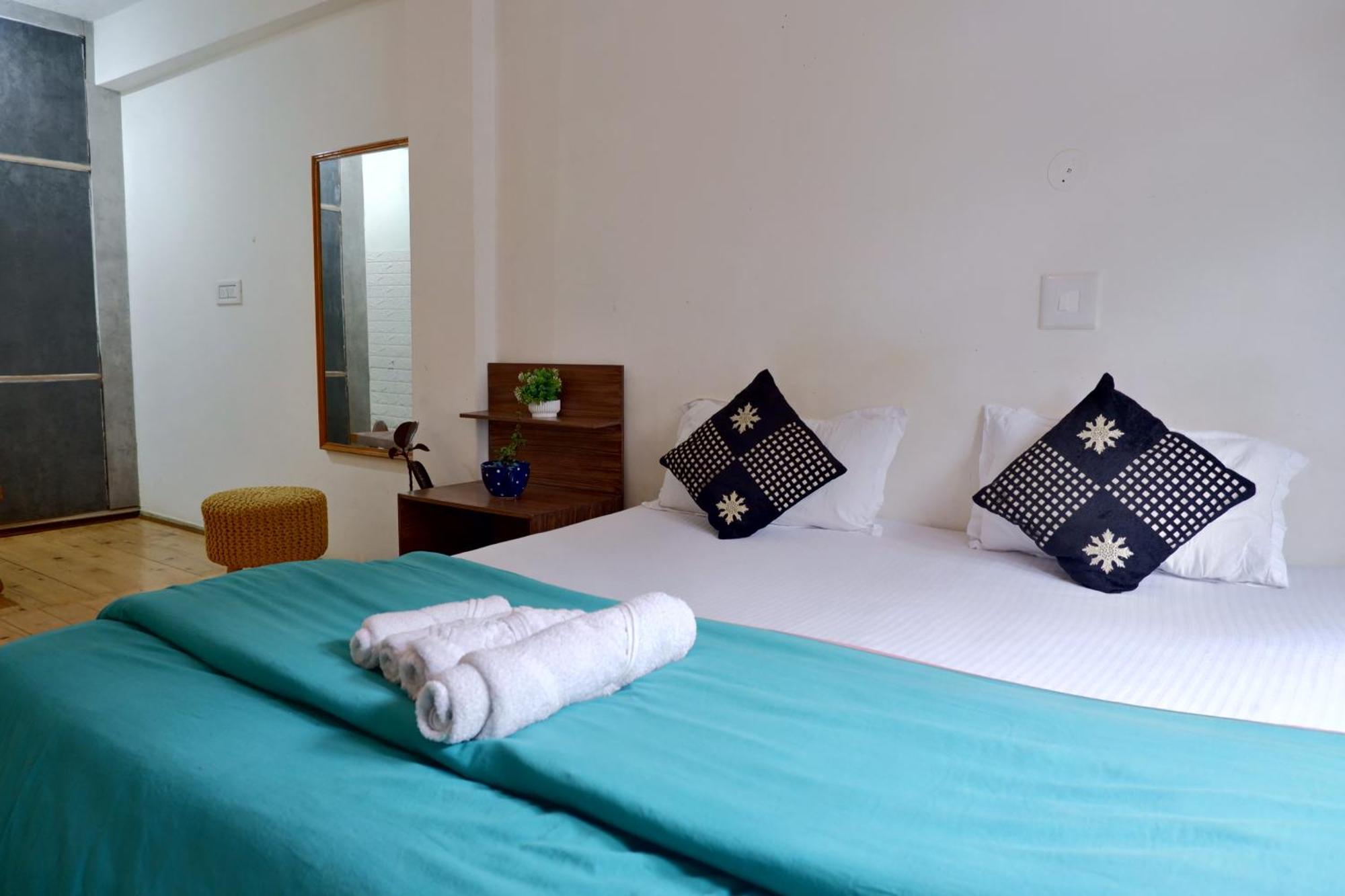 Utopia Hostels Dharamkot Mcleodganj ดารัมซาลา ภายนอก รูปภาพ