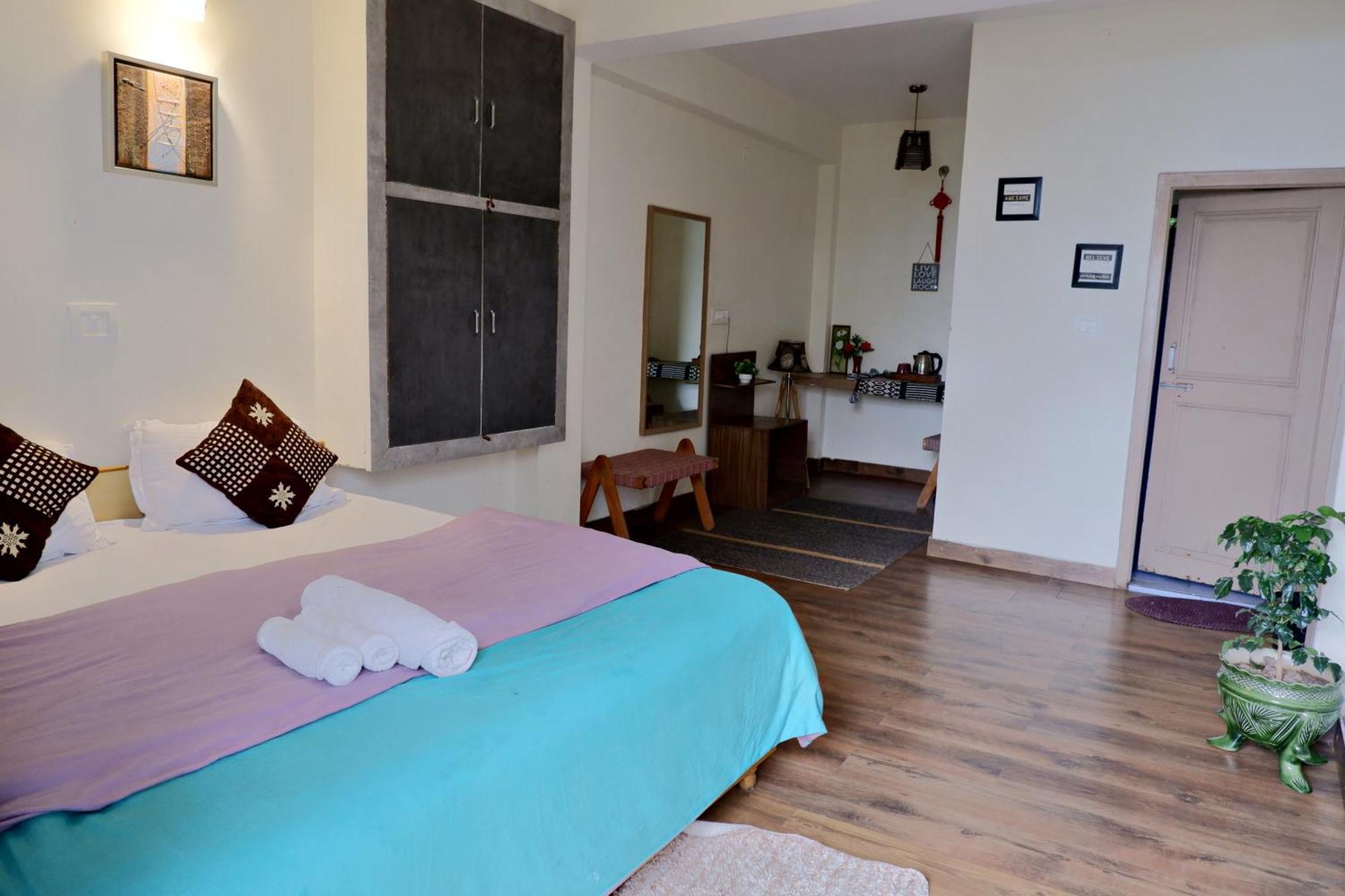 Utopia Hostels Dharamkot Mcleodganj ดารัมซาลา ภายนอก รูปภาพ