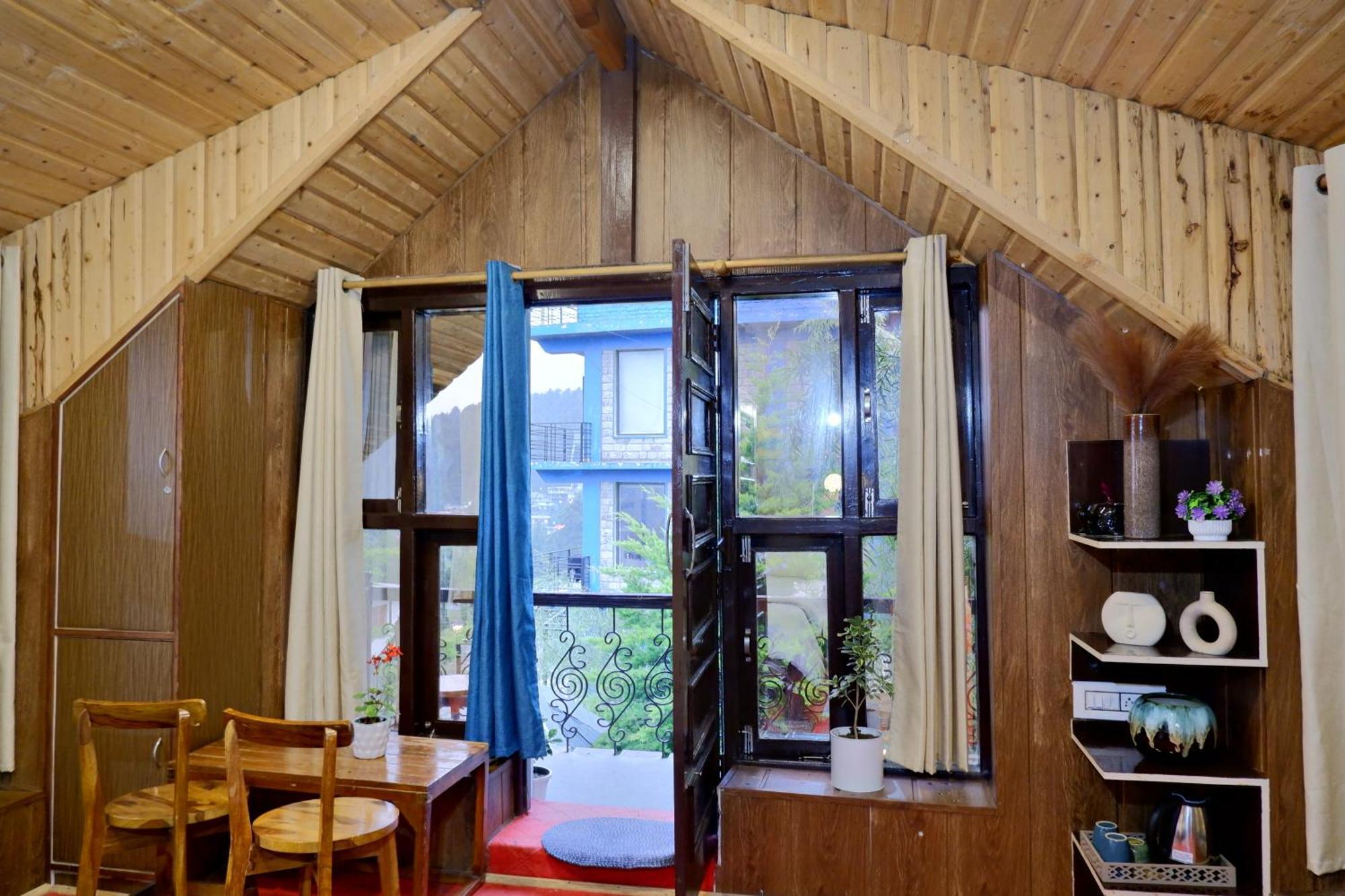 Utopia Hostels Dharamkot Mcleodganj ดารัมซาลา ภายนอก รูปภาพ