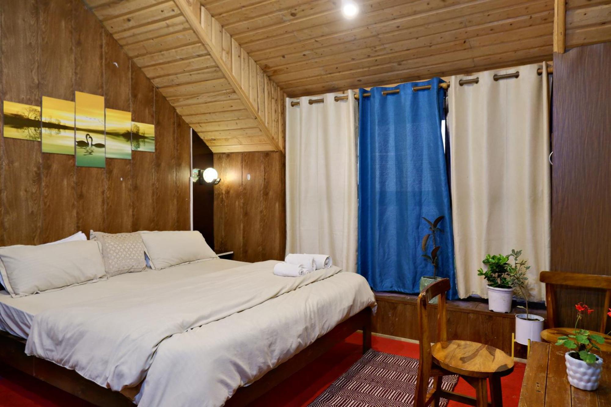 Utopia Hostels Dharamkot Mcleodganj ดารัมซาลา ภายนอก รูปภาพ
