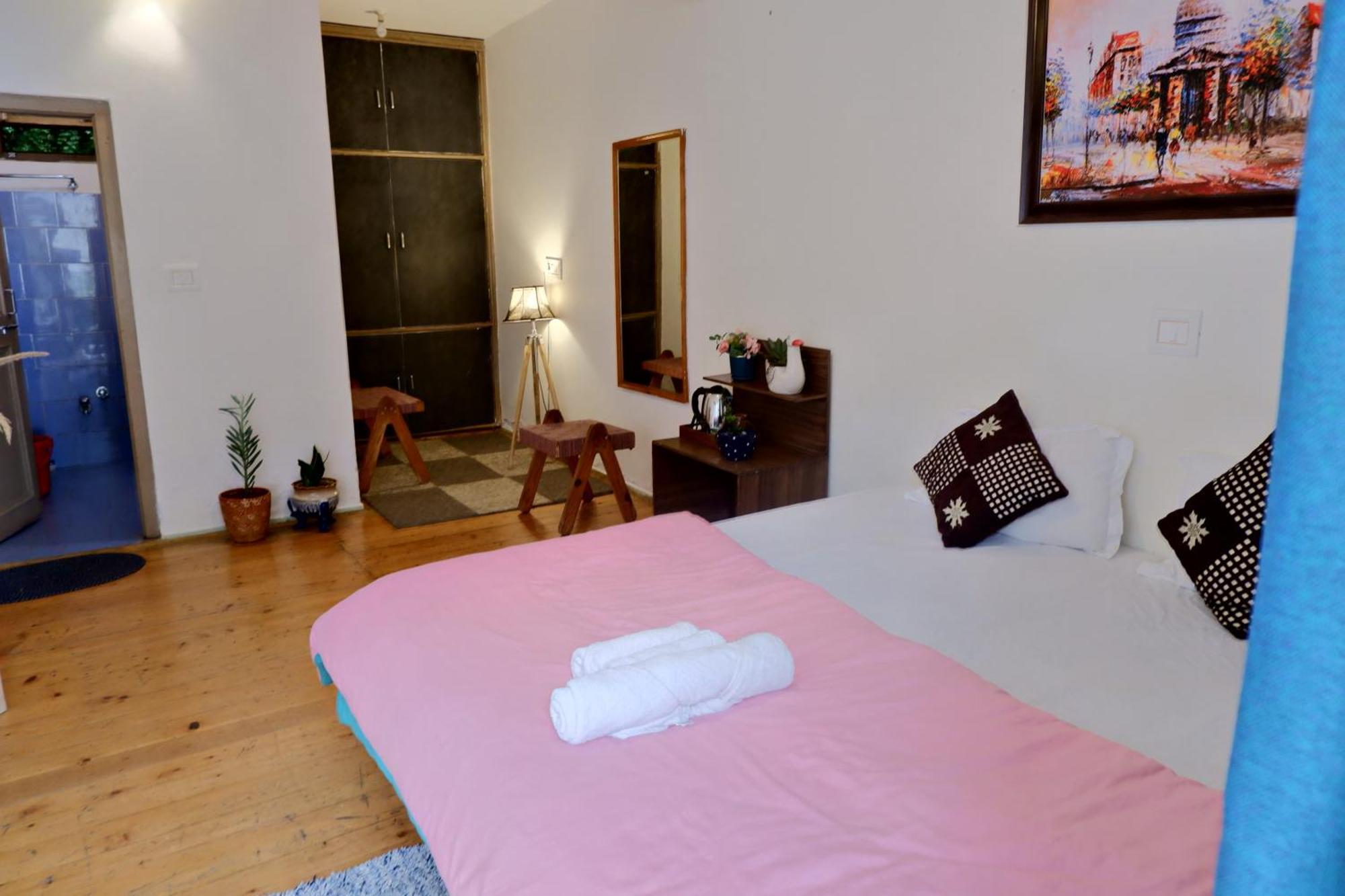 Utopia Hostels Dharamkot Mcleodganj ดารัมซาลา ภายนอก รูปภาพ