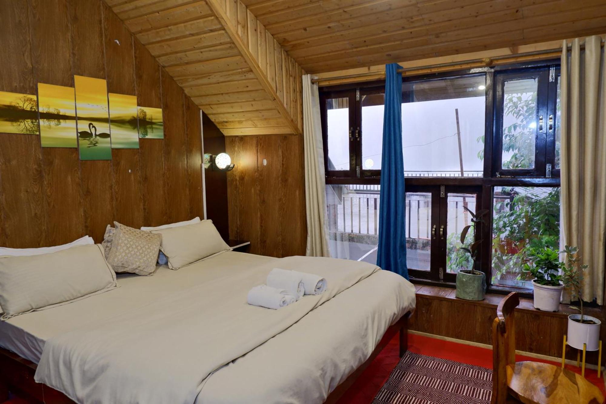 Utopia Hostels Dharamkot Mcleodganj ดารัมซาลา ภายนอก รูปภาพ